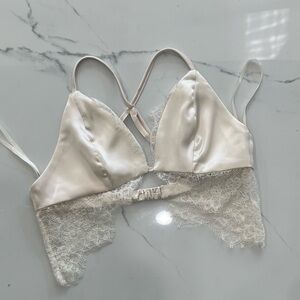 White lace bralette with adjustable straps crop top